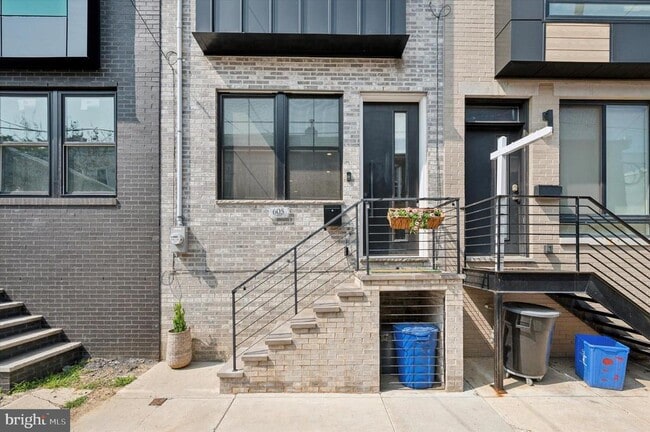 Building Photo - 605 Emily St