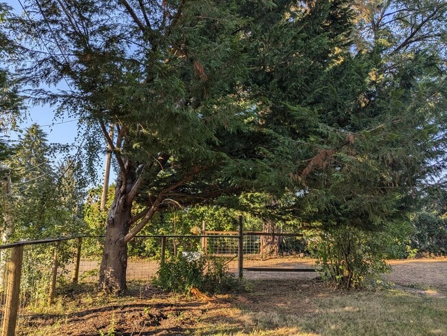 Building Photo - Farm House A