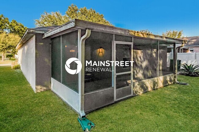 Building Photo - 3 Bedroom Pet-Friendly Home in jacksonville, FL with Main Street Renewal