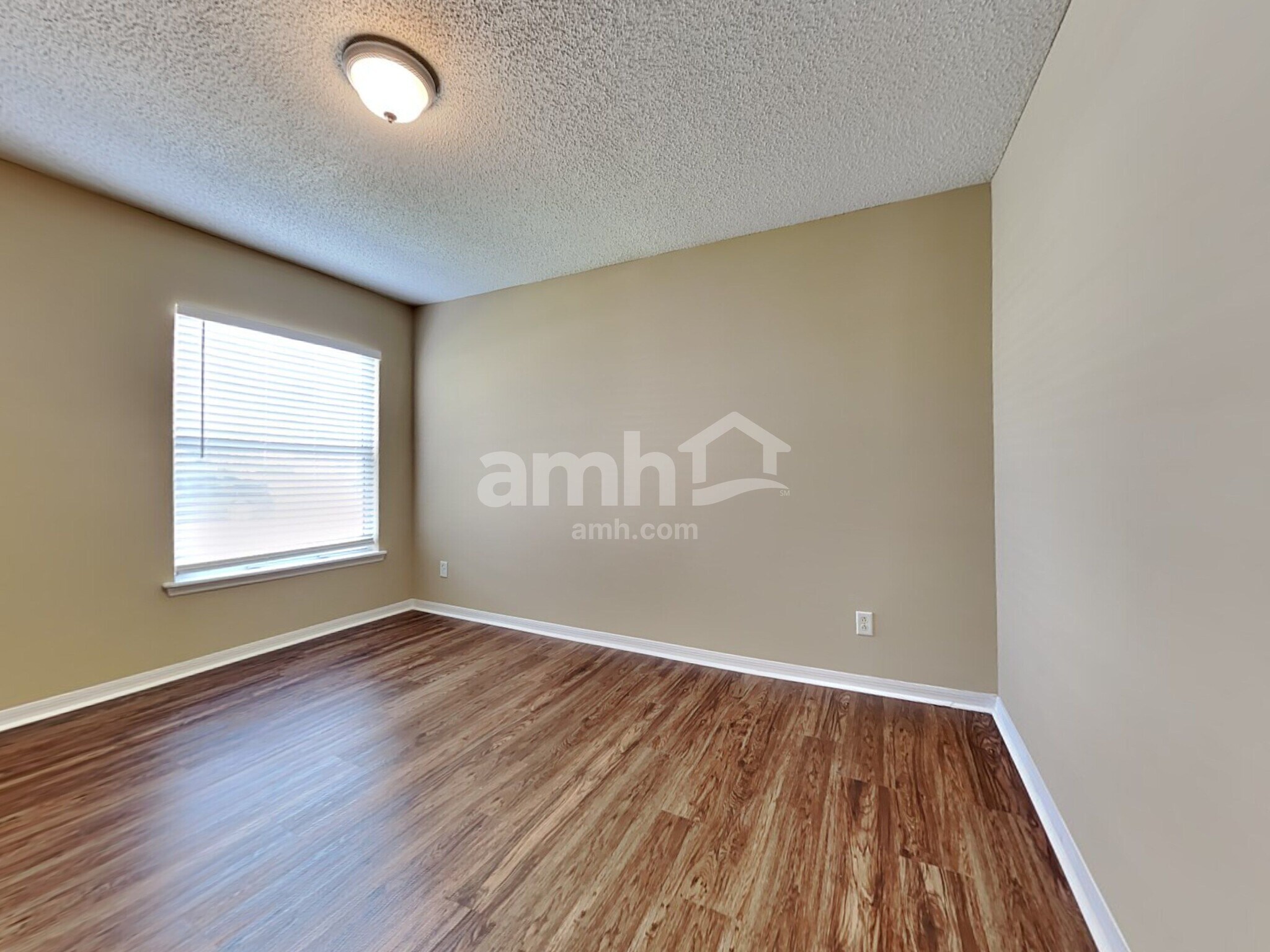 Building Photo - 2603 Waterstone Dr