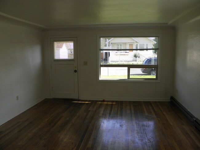 Building Photo - OWN020