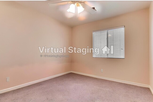 Building Photo - Renovated One Story NW Homes. Laminate Wood and Tile Flooring Throughout