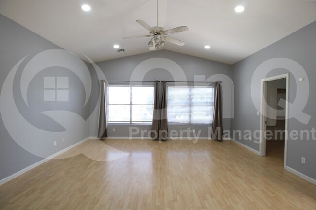 Building Photo - 4623 W Tyson St