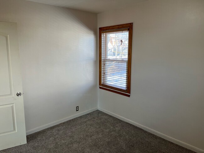 Bedroom 2 - 8634 W Burleigh St