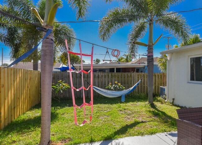 Building Photo - 727 Bunker Rd