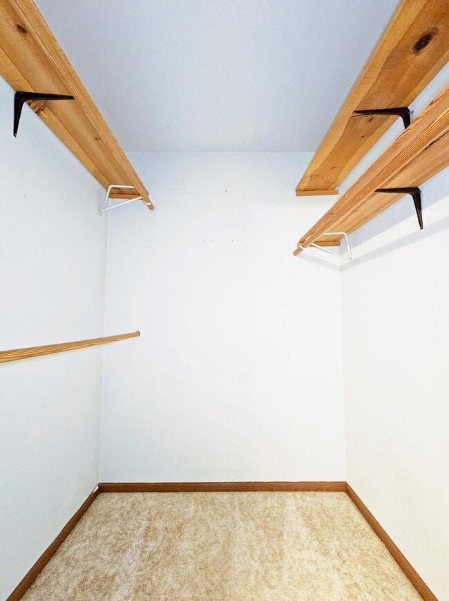 Building Photo - 2434 Red Bud Ct