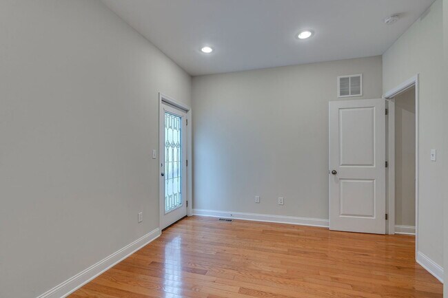 Building Photo - 917 S 18th St