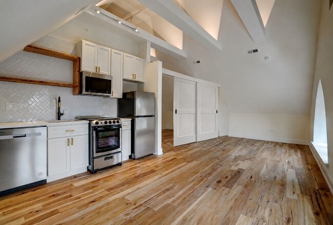 Building Photo - 620 S 8th St
