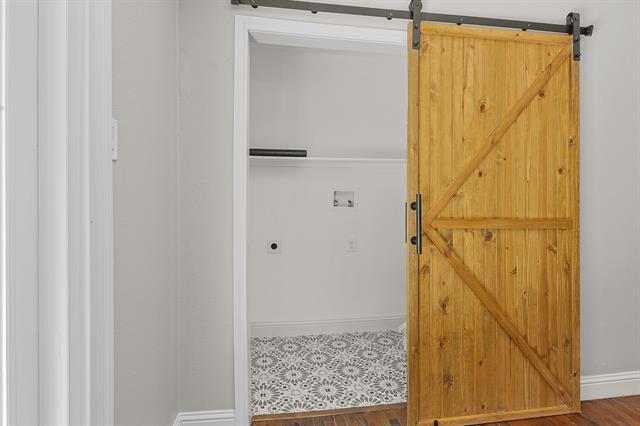 Building Photo - 3520 Sidney Dr