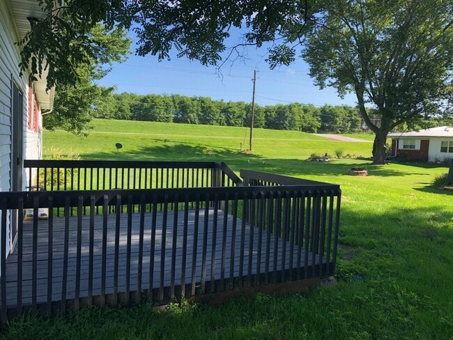 Building Photo - Check Out this Renovated House in a Quiet Neighborhood with a Large Yard!