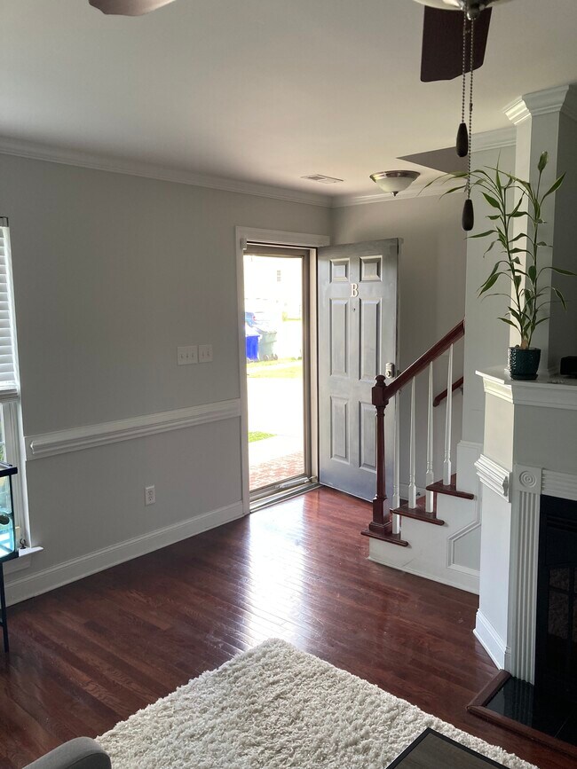 Building Photo - 1601 Cambria Dr