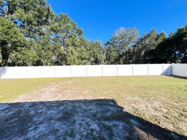 Building Photo - You’ve Found IT! Your Next Home! 4 Bedroom, 2 Bathroom in Ocala — $500 Off a Month’s Rent!!!