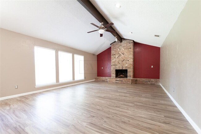 Building Photo - 22403 Deville Dr
