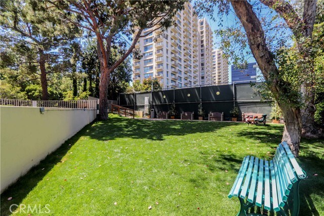 Building Photo - 2160 Century Pk E