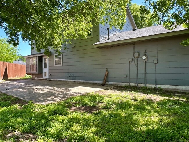 Building Photo - Charming North Austin 3x2.5