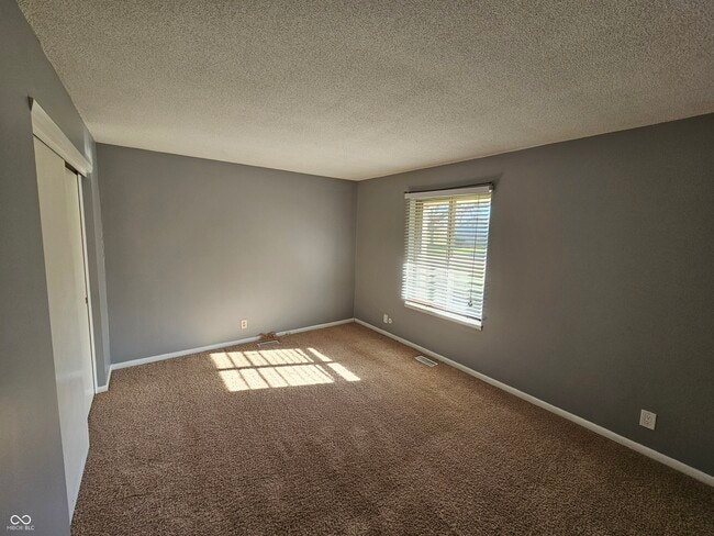 Building Photo - 3121 Shadow Brook Dr