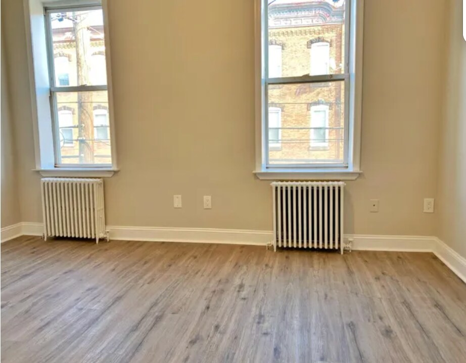 Building Photo - 2308 S 15th St