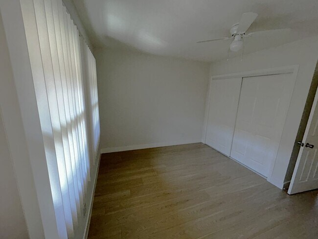Building Photo - 41 Normandie Ave
