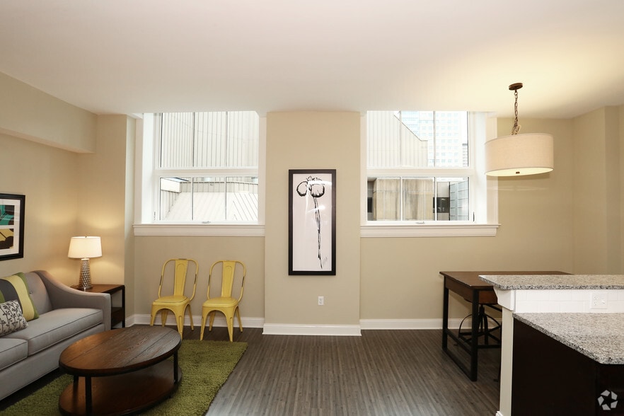 Interior Photo - The Grand on Ann Uccello