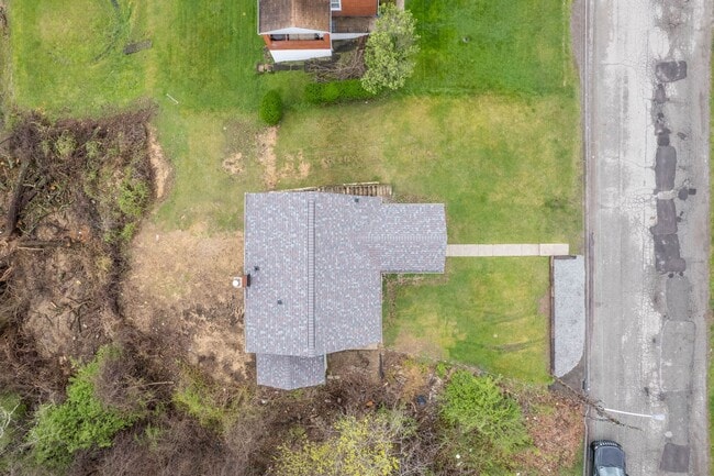 Building Photo - AVAILABLE MAY 1st!! FULLY UPDATED 3 BEDROOM IN WEST MIFFLIN!!