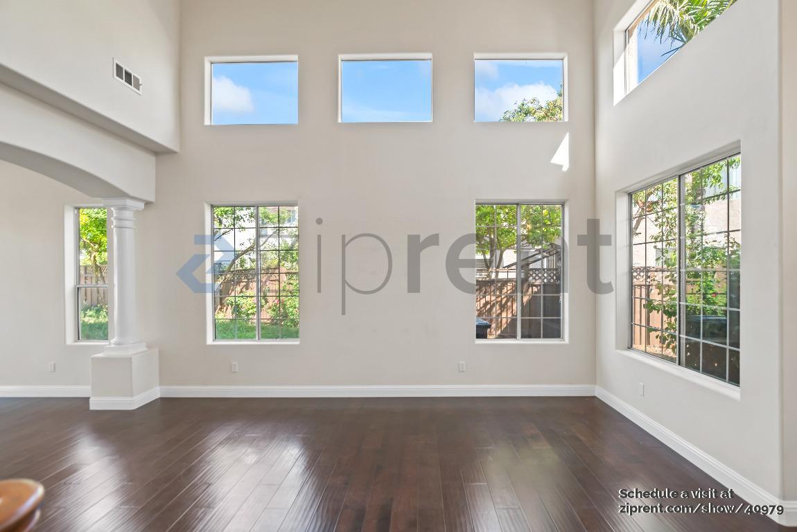 Building Photo - 15128 Shining Star Ln