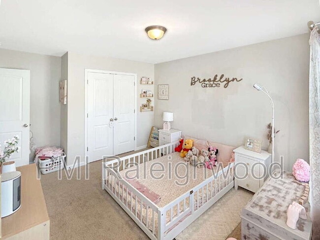 Building Photo - 779 Creekway Dr