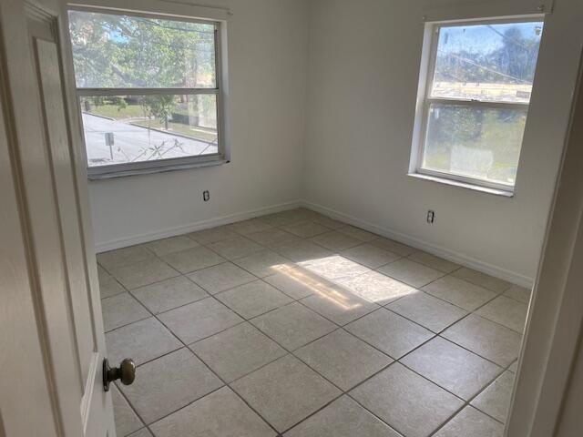 Building Photo - 2322 Stone St