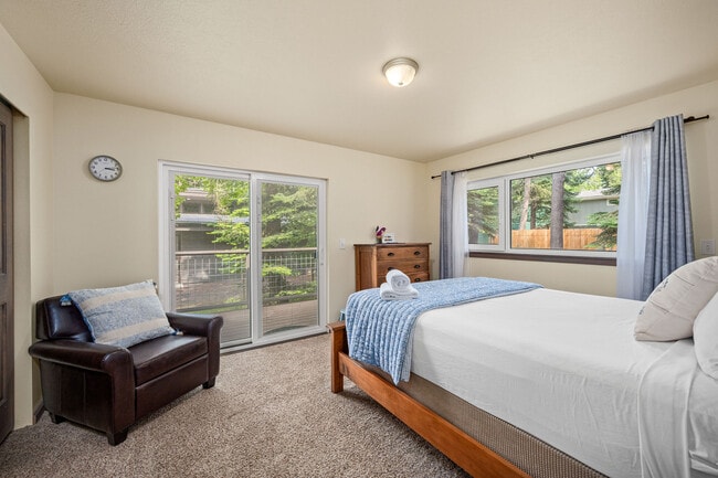 Building Photo - 623 W Florida Cir