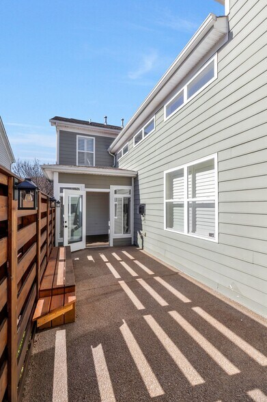 Building Photo - 132 Pennystone Cir