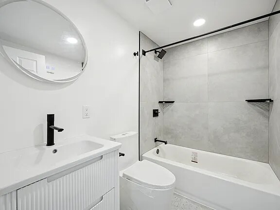 Building Photo - 52 N 52nd St