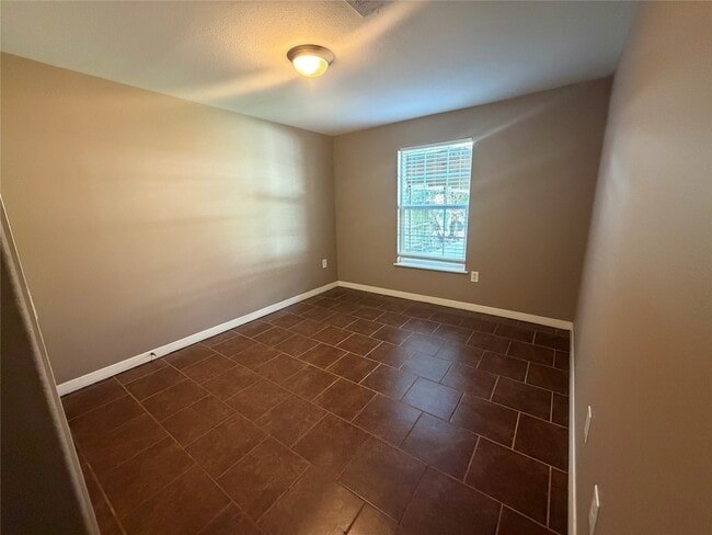 Building Photo - 1720 Roxella St