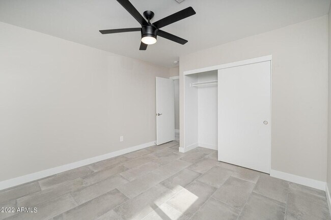 Building Photo - 9209 N 48th Dr