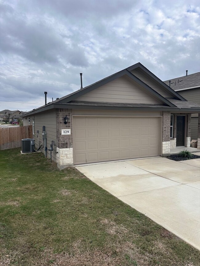 Building Photo - New home built in 2024 in Redbird Ranch 3/...