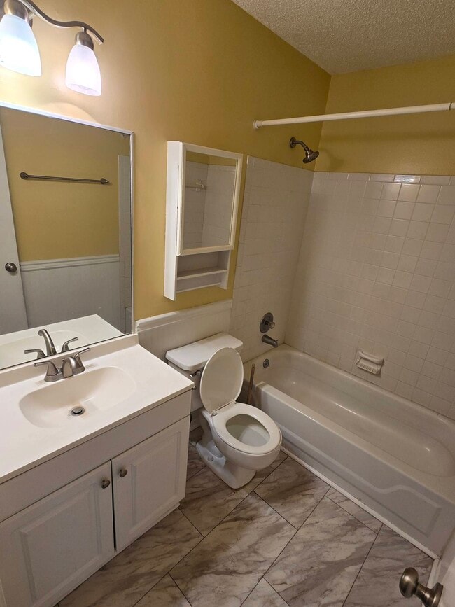 Building Photo - 1304 Tower Dr