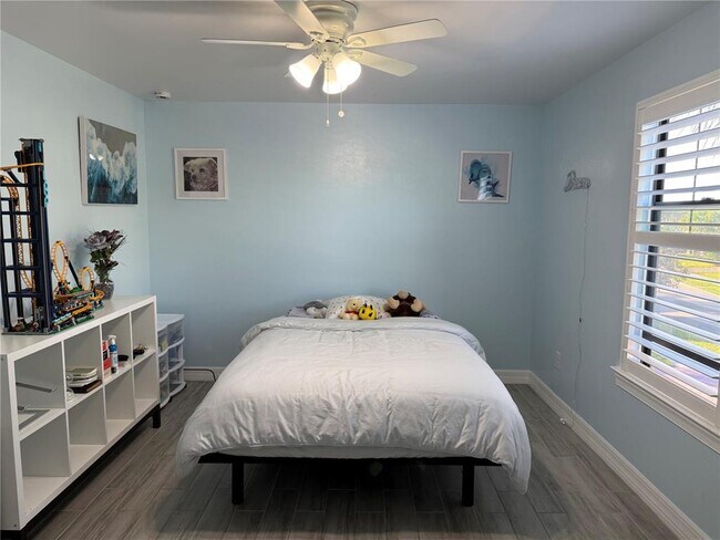 Building Photo - 2599 Marton Oak Blvd