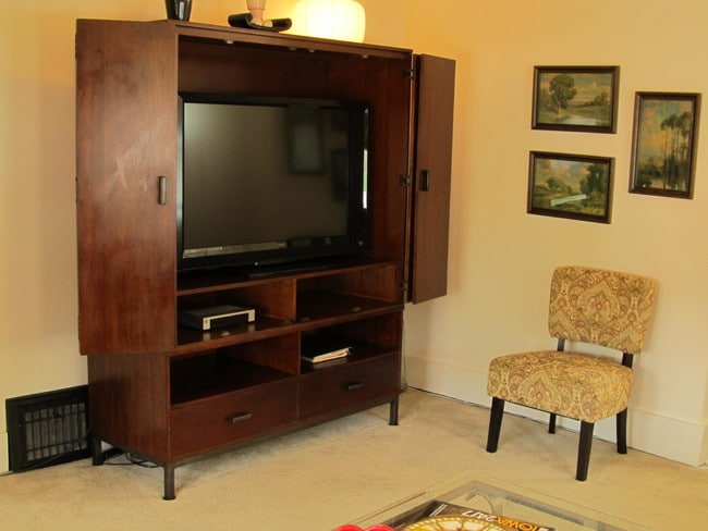 Living Room 2 - 326 W 2nd St