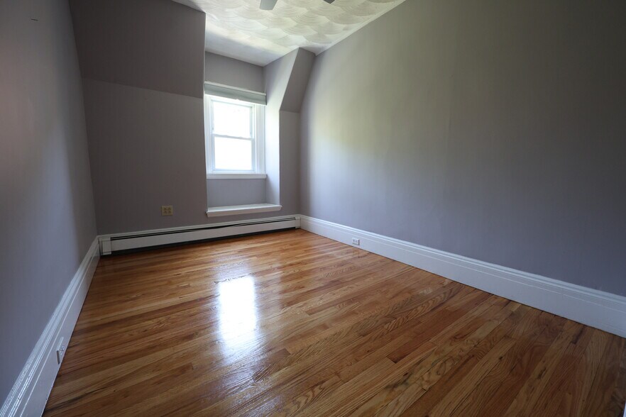 Building Photo - 318 Tappan St