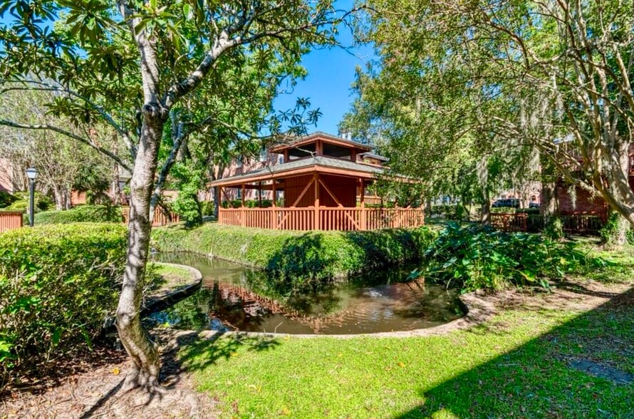 Building Photo - 304 S Franklin Blvd