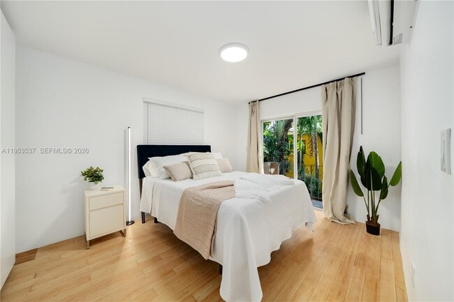 Building Photo - 651 NE 60th St