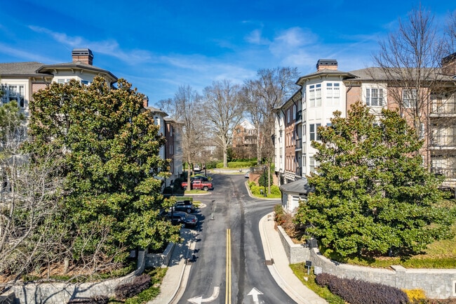 Entrance - 828 Highland Ln NE