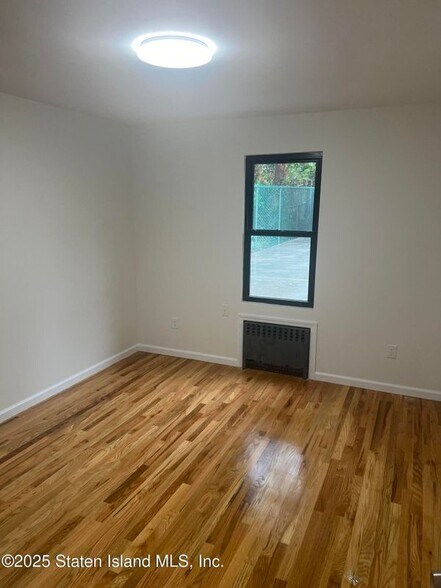 Building Photo - 46 Laurel Ave