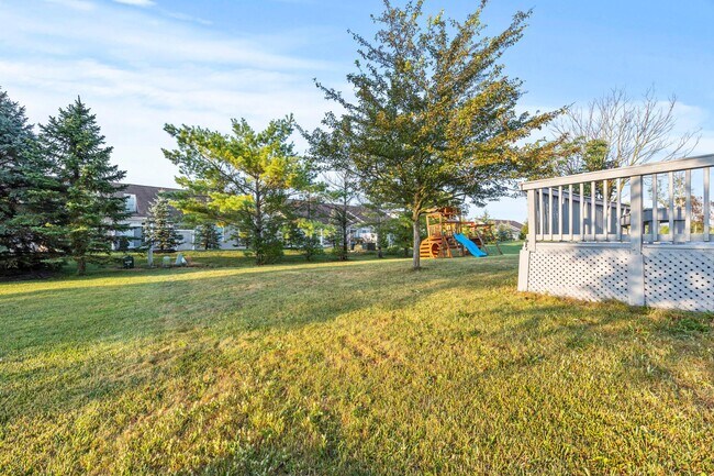 Building Photo - 5935 Pondview Ct