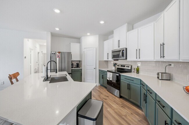 Building Photo - 4015 Casita Mia St