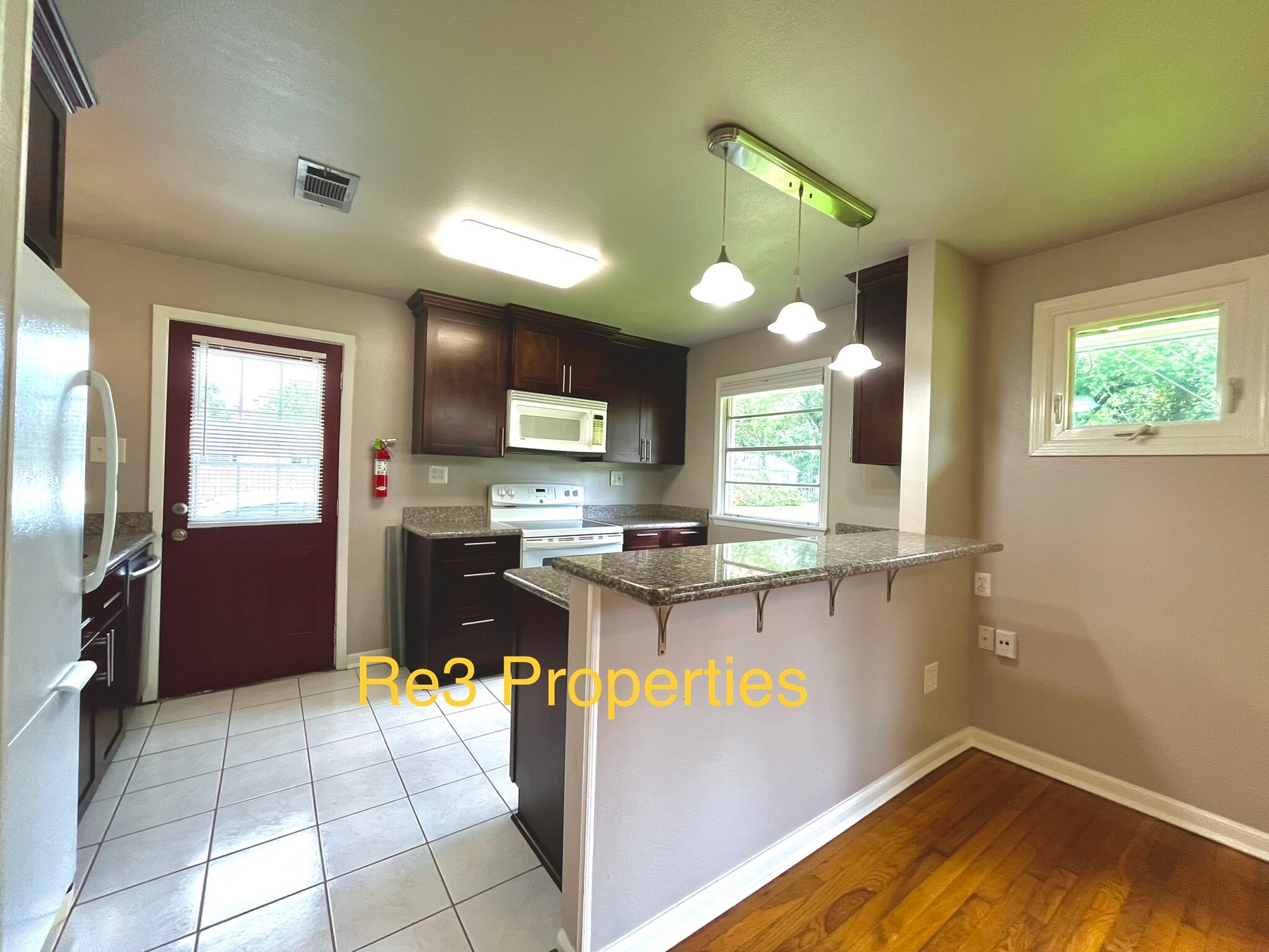 Kitchen - 1409 W Church St