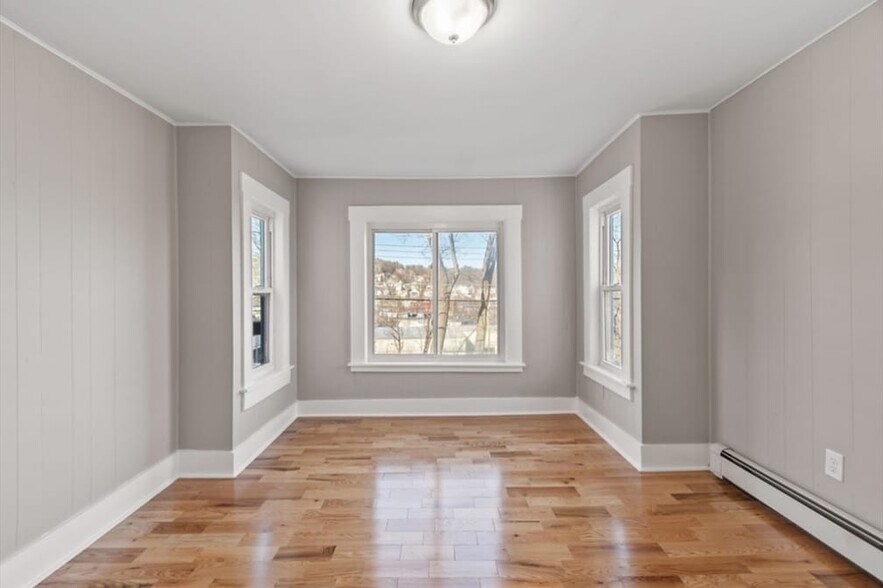 Building Photo - 90 Leighton St