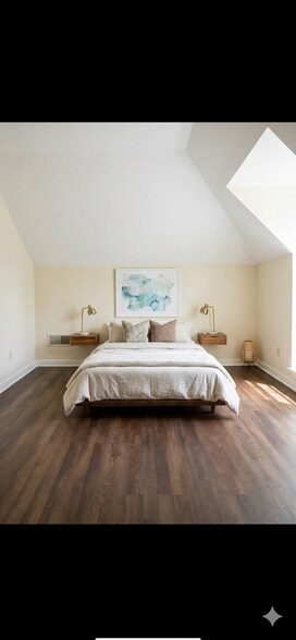 Building Photo - 2098 Court Ave