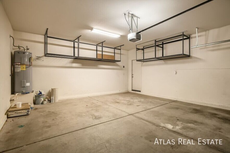 Building Photo - 1181 E Taylor Trail