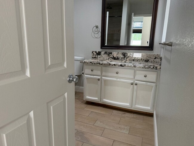 Building Photo - Gorgeous 2 bedroom 2 bath duplex in the trees