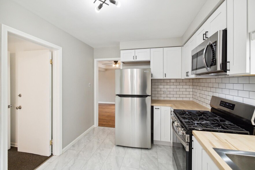 Building Photo - 206 Catalpa Dr