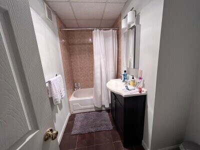 Building Photo - 67 Park Dr